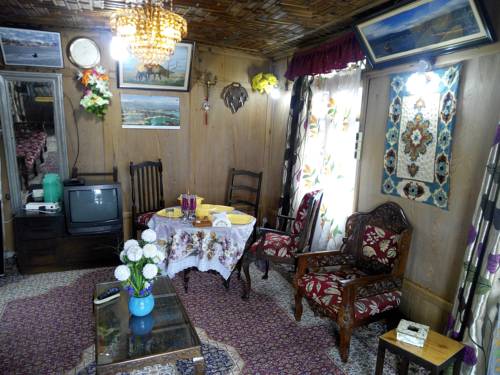 Сринагар Индия бронирование booking.com