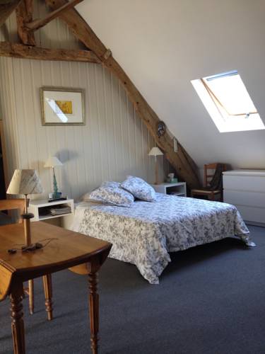 Pleine-Fougères Франция бронирование booking.com