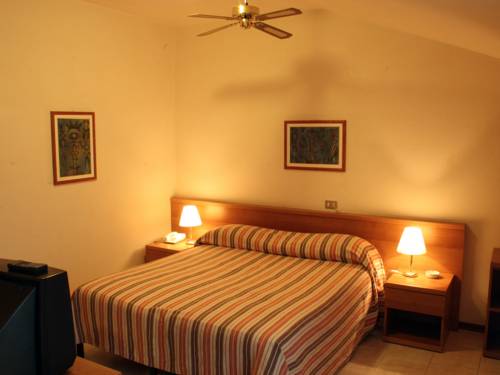 Пальманова Италия бронирование booking.com