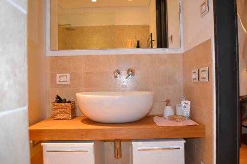 Caldaro Италия бронирование booking.com