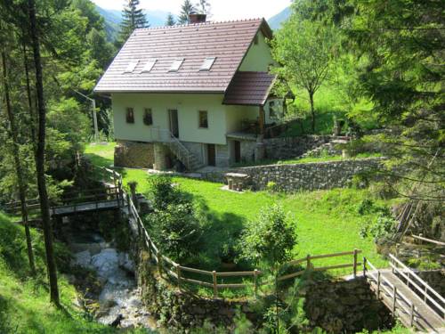 Dolenja Trebusa Slovénie reservation booking.com