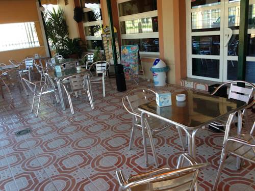 Higuera la Real Испания бронирование booking.com