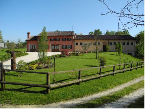 Castelcucco Италия бронирование booking.com