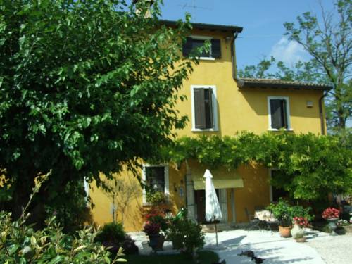 Монзамбано Италия бронирование booking.com