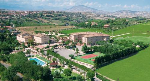 コッリデルトロント イタリア 予約 Colli Del Tronto booking.com