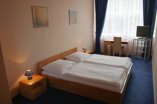 Злин Чехия бронирование booking.com