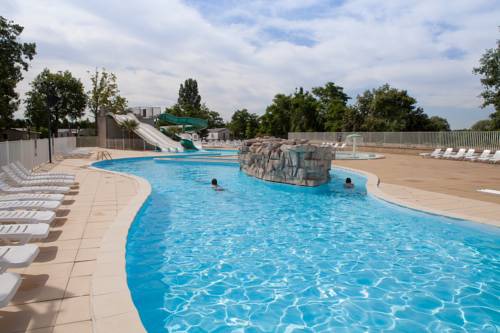 Trogues France reservation booking.com