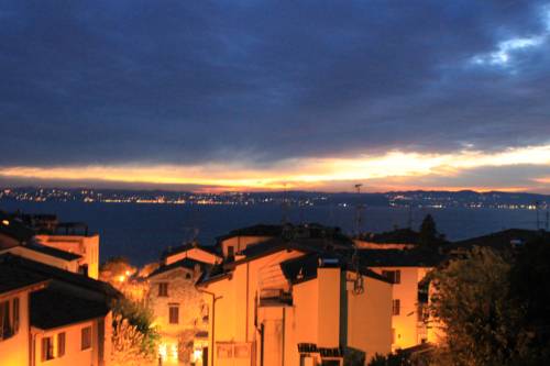 シルミオーネ イタリア 予約 Sirmione booking.com