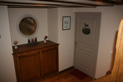Ainay le Chateau Франция бронирование booking.com