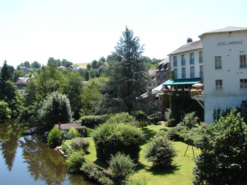 ユゼルシュ フランス 予約 Uzerche booking.com
