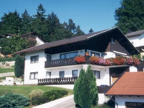 ハウツェンベルク ドイツ 予約 Hauzenberg booking.com