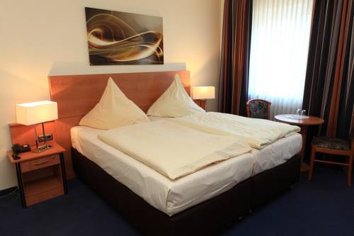Кёльн Германия бронирование booking.com
