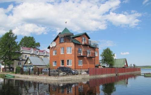 Осташков Россия бронирование booking.com